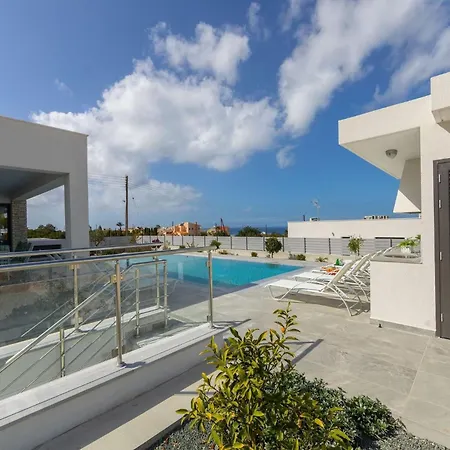 Luxury Paphos Adaris 5 Bedroom Private Swimming Pool Villa *