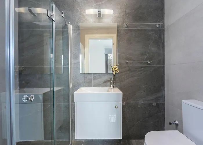 Luxury Paphos Adaris 5 Bedroom Private Swimming Pool ヴィラ *