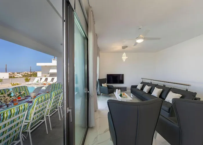 Luxury Paphos Adaris 5 Bedroom Private Swimming Pool ペイヤ