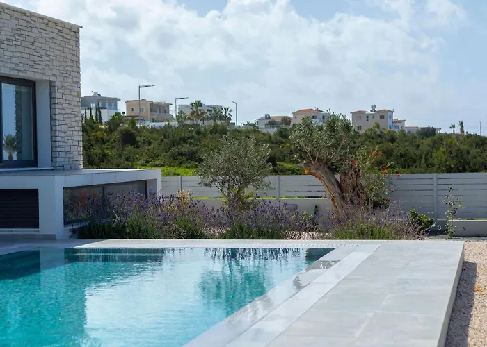 Luxury Paphos Adaris 5 Bedroom Private Swimming Pool * ペイヤ