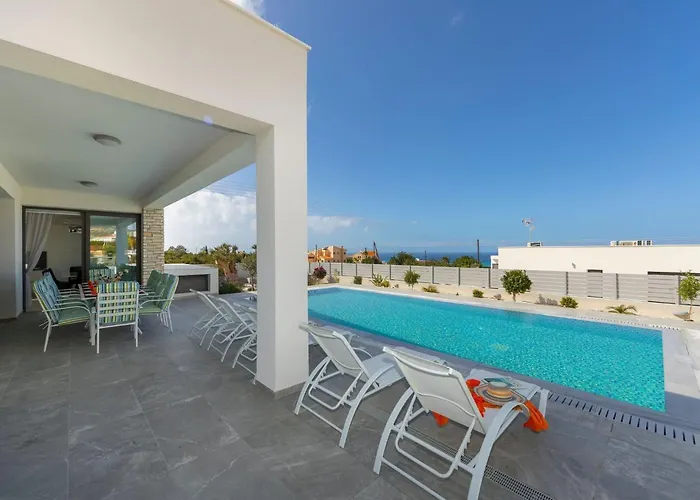 ヴィラ Luxury Paphos Adaris 5 Bedroom Private Swimming Pool *
