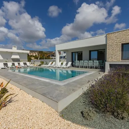 Villa Adaris Coral Bay Peyia