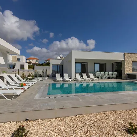 Villa Adaris Coral Bay Peyia