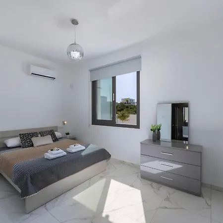 Villa Luxury Paphos Adaris 5 Bedroom Private Swimming Pool Sea Views Peyia