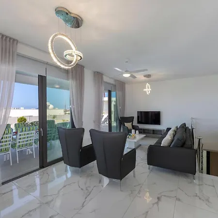 Villa Adaris Coral Bay *