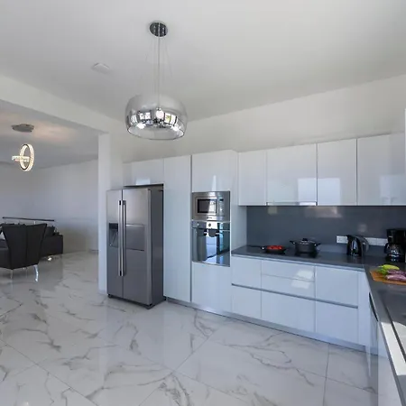 Luxury Paphos Adaris 5 Bedroom Private Swimming Pool Sea Views