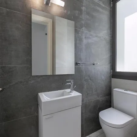 Luxury Paphos Adaris 5 Bedroom Private Swimming Pool Sea Views *