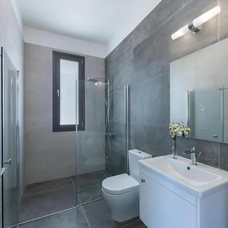 Villa Adaris Coral Bay Peyia