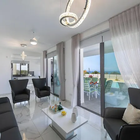 Villa Adaris Coral Bay *