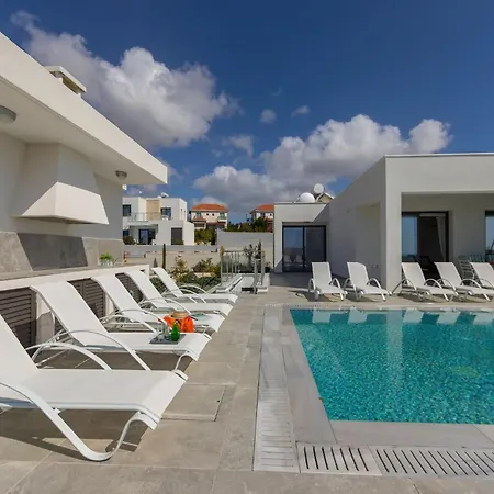 Luxury Paphos Adaris 5 Bedroom Private Swimming Pool Sea Views Villa