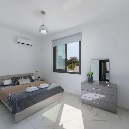 Villa Luxury Paphos Adaris 5 Bedroom Private Swimming Pool Sea Views