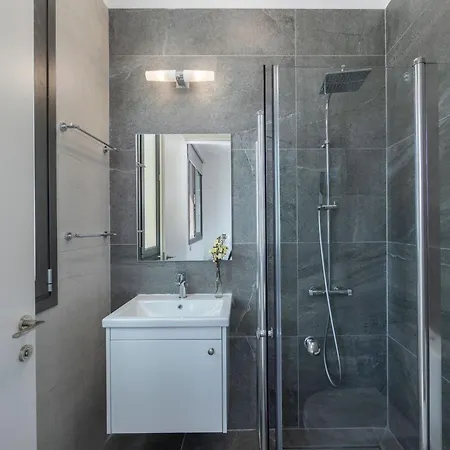 Luxury Paphos Adaris 5 Bedroom Private Swimming Pool Sea Views Villa *