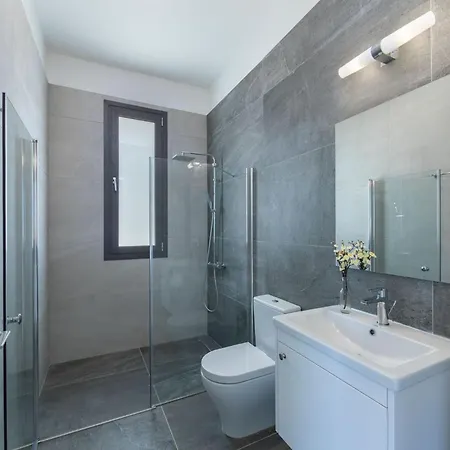 Luxury Paphos Adaris 5 Bedroom Private Swimming Pool Sea Views
