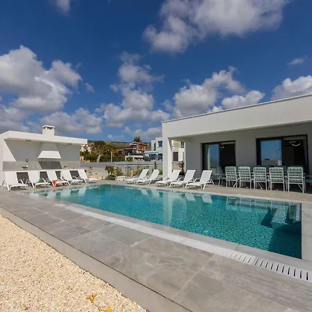 Luxury Paphos Adaris 5 Bedroom Private Swimming Pool