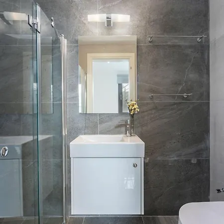 Luxury Paphos Adaris 5 Bedroom Private Swimming Pool 빌라 *