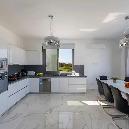 Luxury Paphos Adaris 5 Bedroom Private Swimming Pool 빌라 *