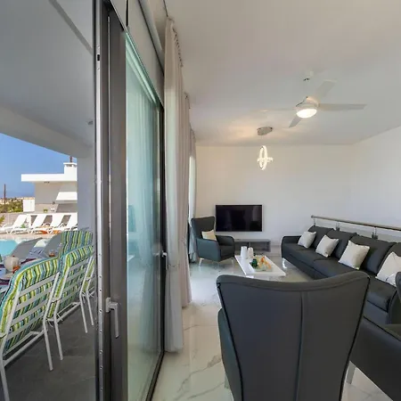 Luxury Paphos Adaris 5 Bedroom Private Swimming Pool 페이야