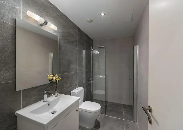 Luxury Paphos Adaris 5 Bedroom Private Swimming Pool Villa Peyia