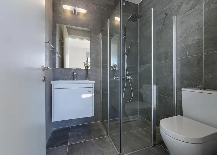 Villa Luxury Paphos Adaris 5 Bedroom Private Swimming Pool