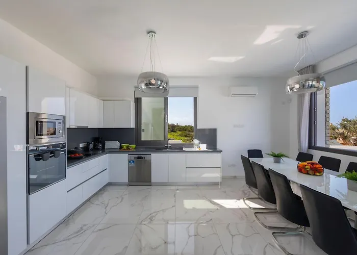 Luxury Paphos Adaris 5 Bedroom Private Swimming Pool Villa *